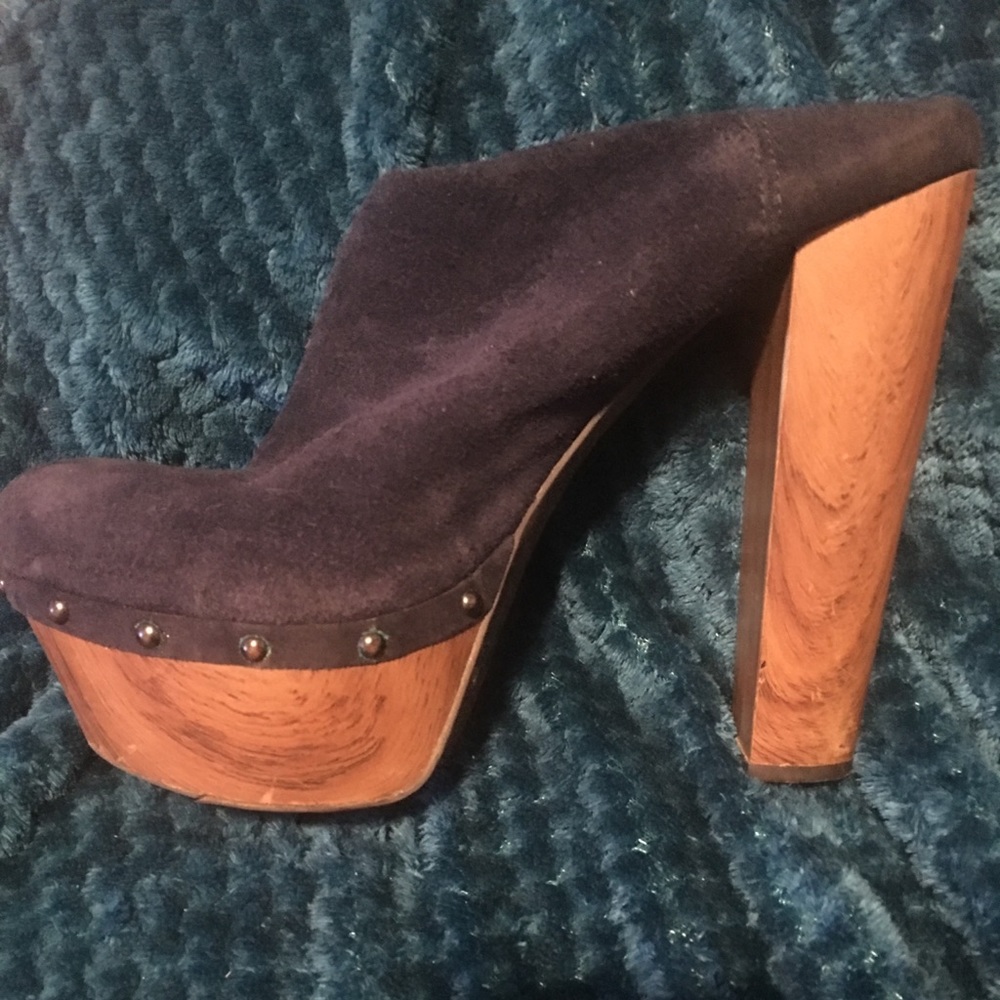 Jessica Simpson heels